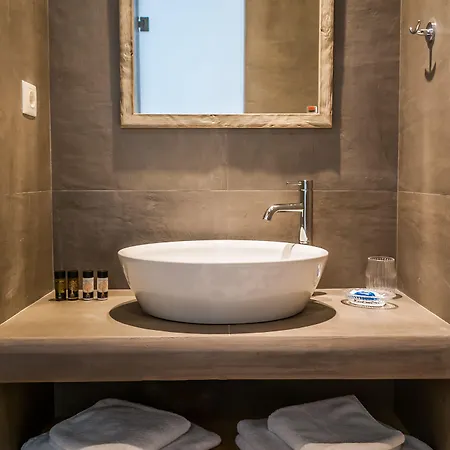 Vilos Bed & Breakfast 4*