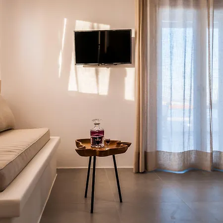 לינה וארוחת בוקר Vilos 4*